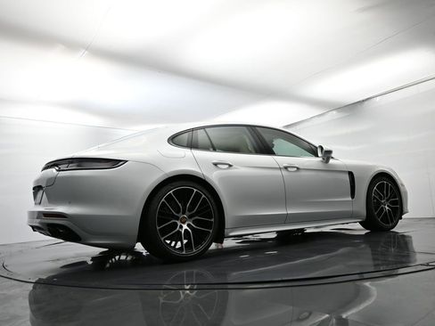 Certified 2022 Porsche Panamera GTS image 51