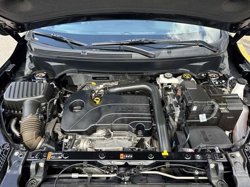 Used 2023 GMC Terrain SLT image 3