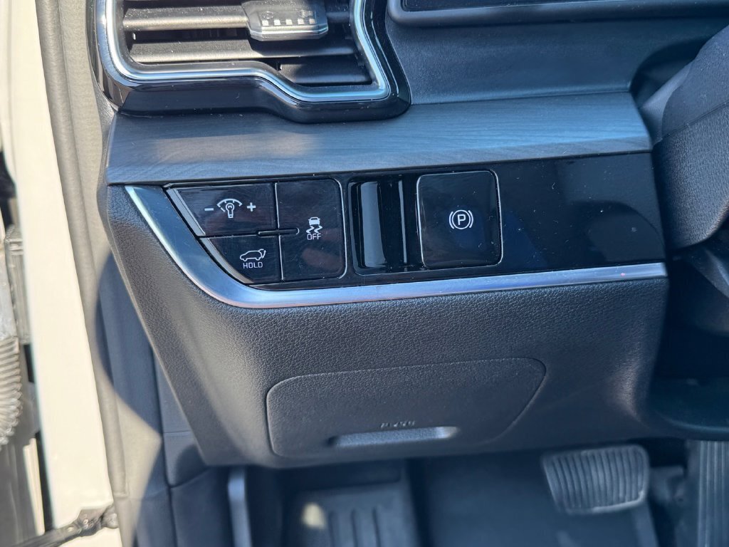 Used 2025 Kia Sportage X-Line w/ Premium Package AWD/4WD image 23