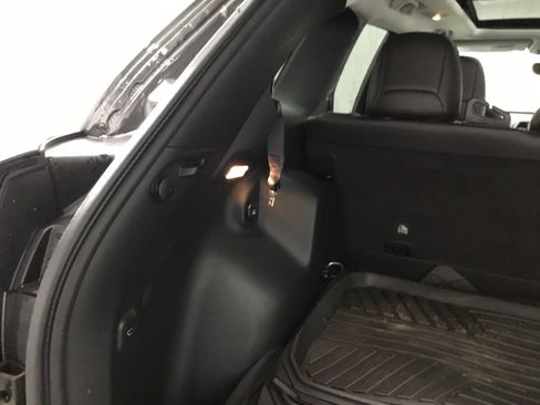 Used 2022 Jeep Cherokee Latitude Lux w/ Sun & Sound Group AWD/4WD image 17
