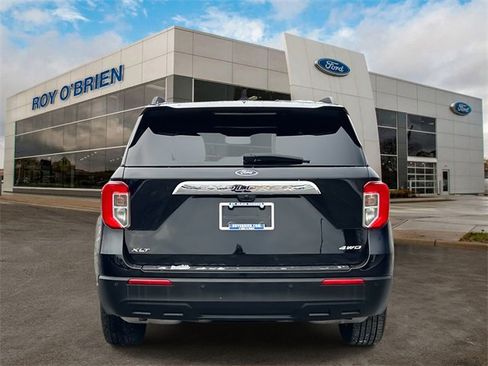 Certified 2023 Ford Explorer XLT image 4