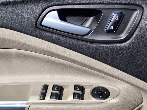 Used 2016 Ford Escape SE w/ Equipment Group 201A image 13