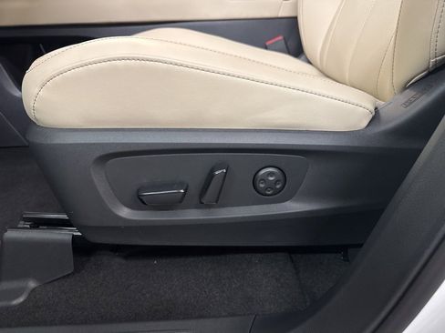 Certified 2025 INFINITI QX60 Luxe w/ Vision Package image 12