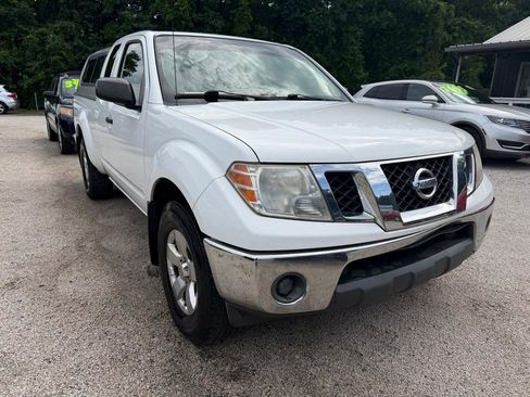 Used 2010 Nissan Frontier SE w/ SE Value Truck Pkg AWD/4WD image 5