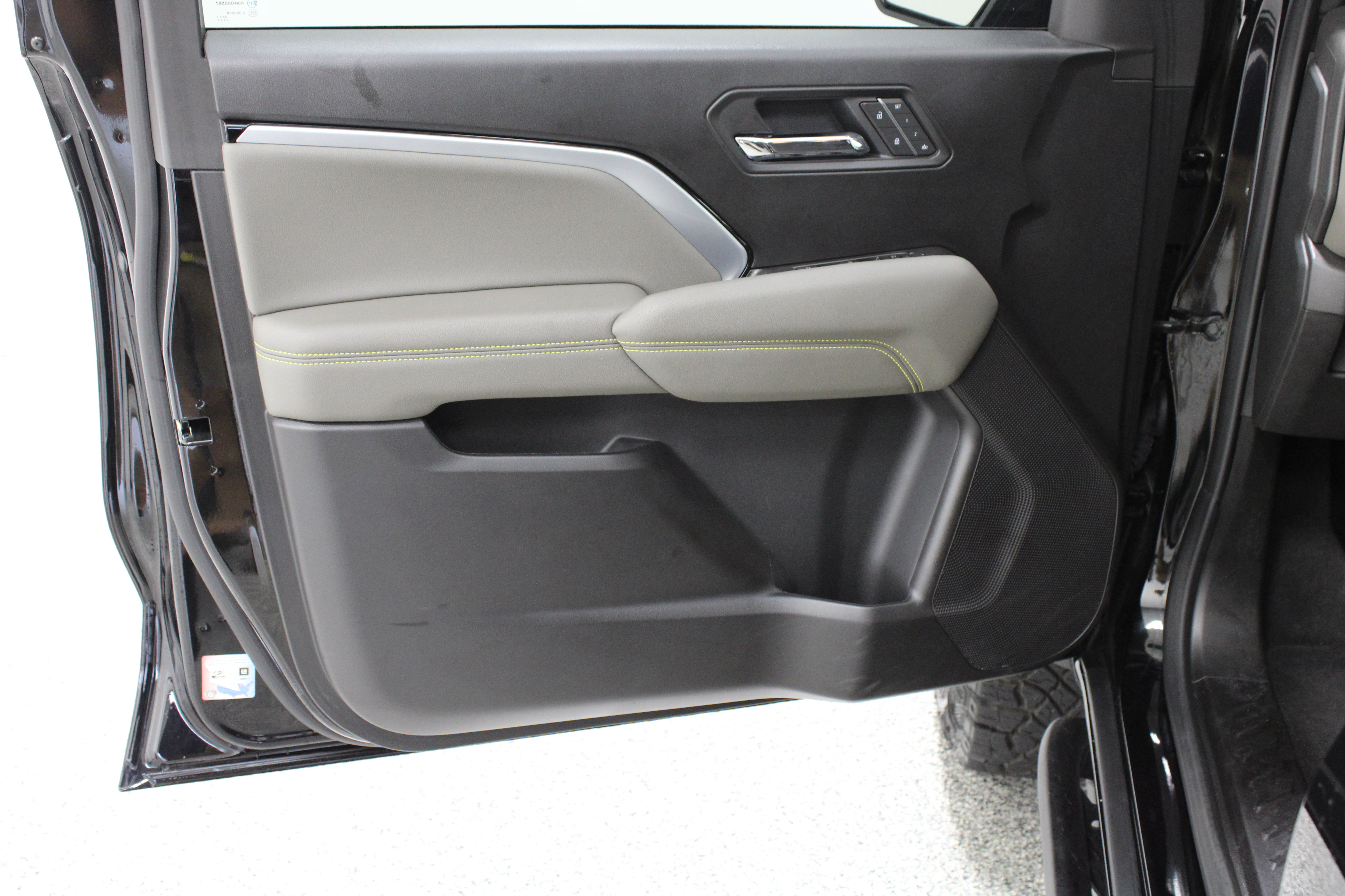 Used 2026 Chevrolet Colorado ZR2 AWD/4WD image 13