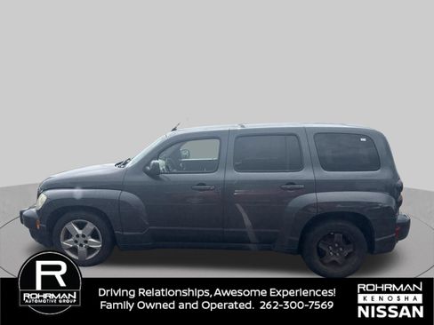 Used 2011 Chevrolet HHR LT FWD image 2