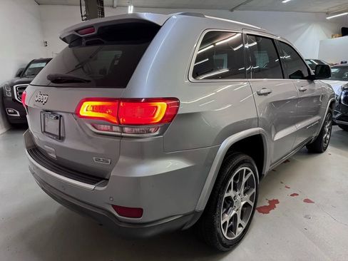 Used 2018 Jeep Grand Cherokee Limited image 3