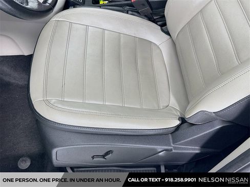 Used 2019 Ford Transit Connect Titanium w/ Titanium Premium Package image 19