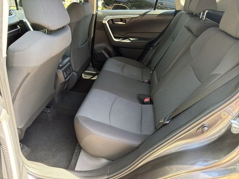Used 2025 Toyota RAV4 XLE FWD image 20