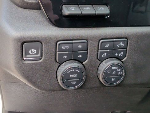 Used 2025 Chevrolet Silverado 2500 High Country w/ Technology Package AWD/4WD image 16