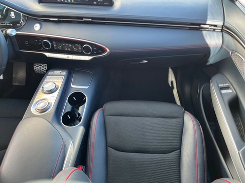 Used 2023 Genesis GV70 2.5T w/ Sport Prestige Package image 31