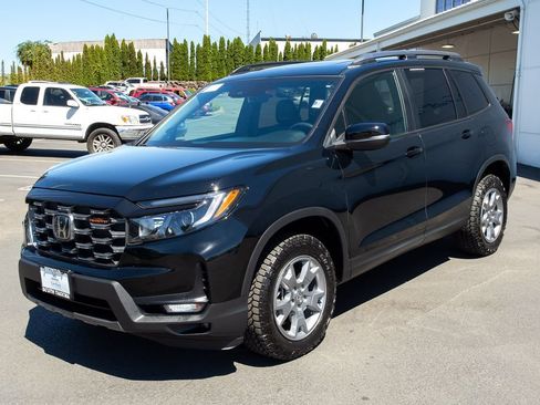 Certified 2025 Honda Passport TrailSport image 6