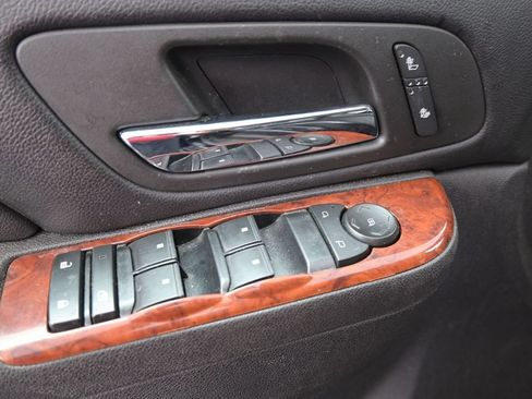 Used 2013 Chevrolet Tahoe LT AWD/4WD image 23