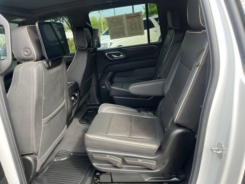 Used 2024 Chevrolet Suburban Premier AWD/4WD image 26