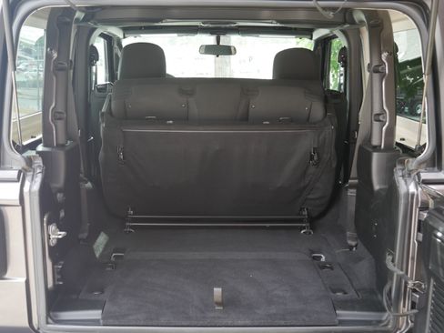 Used 2019 Jeep Wrangler Sport AWD/4WD image 22