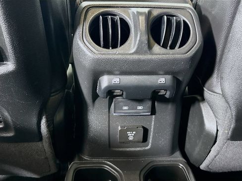 Used 2021 Jeep Gladiator Mojave w/ Dual Top Group AWD/4WD image 13