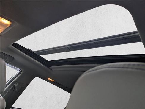 Used 2018 Toyota Highlander XLE image 15