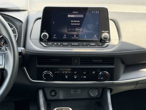 Certified 2025 Nissan Rogue S FWD image 10
