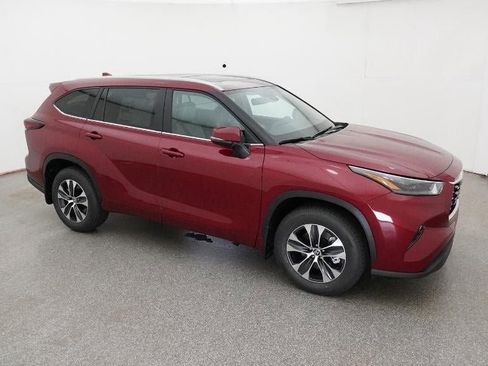 New 2026 Toyota Highlander XLE AWD/4WD image 12