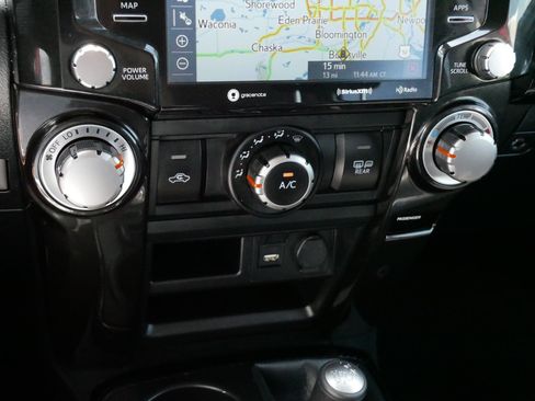 Used 2024 Toyota 4Runner TRD Off-Road Premium AWD/4WD image 23