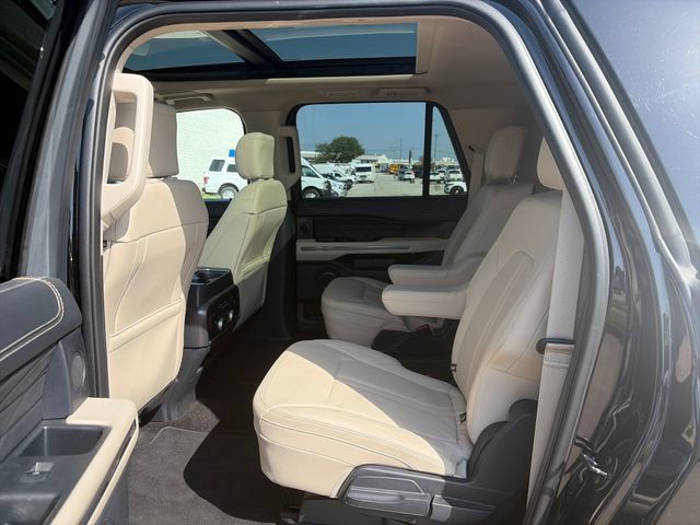Used 2022 Ford Expedition Max Platinum AWD/4WD image 27