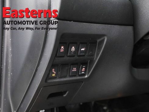 Used 2020 Nissan Pathfinder SL AWD/4WD image 25