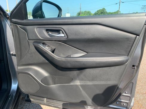 Used 2024 Nissan Rogue SV FWD image 21
