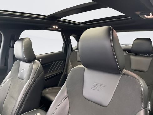 Used 2021 Ford Edge ST w/ Equipment Group 401A image 9