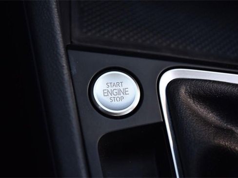 Certified 2024 Volkswagen Jetta SE image 17