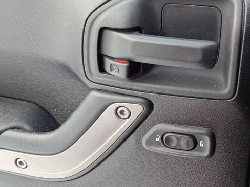 Used 2015 Jeep Wrangler Sport w/ Quick Order Package 24S image 15