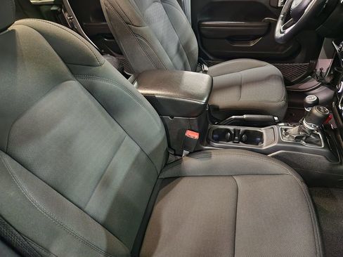 Used 2021 Jeep Wrangler Unlimited Sport S image 31