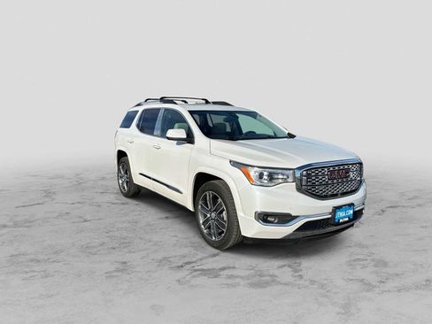 Used 2017 GMC Acadia Denali w/ Technology Package image 2