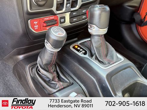 Used 2018 Jeep Wrangler Unlimited Rubicon w/ Dual Top Group AWD/4WD image 9