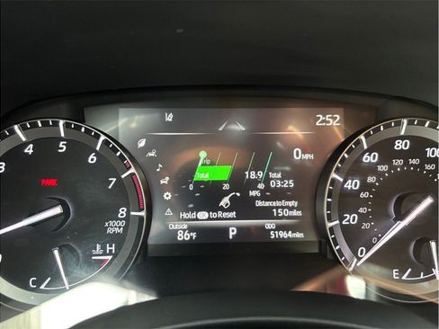 Used 2021 Toyota Highlander XSE FWD image 21