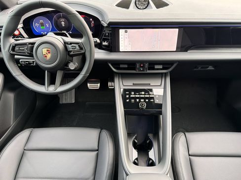 Certified 2026 Porsche Macan GTS Electric AWD/4WD image 17