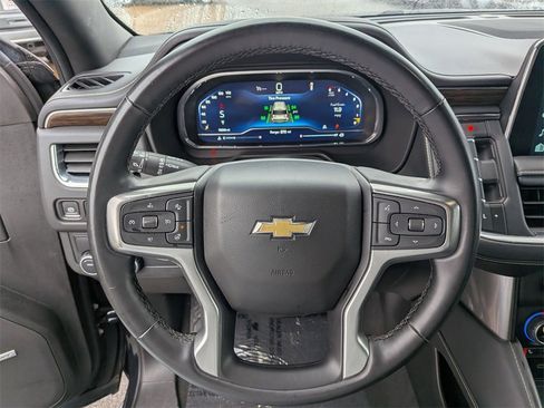 Used 2023 Chevrolet Suburban Premier image 23
