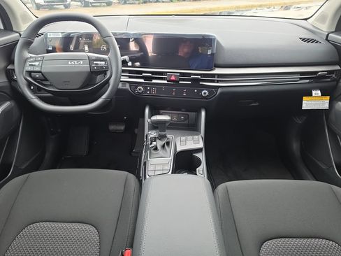 New 2026 Kia Sportage LX FWD image 12