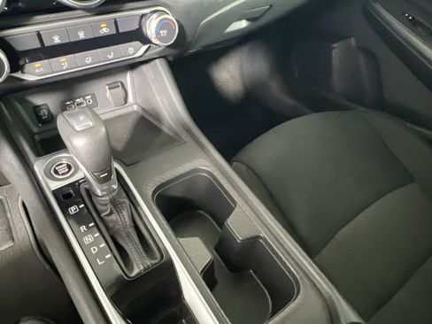 Used 2024 Nissan Sentra SV FWD image 25