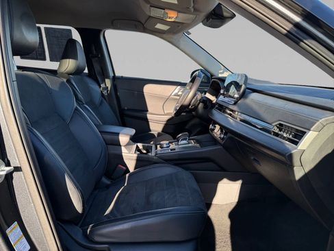 Used 2024 Mitsubishi Outlander SE image 15