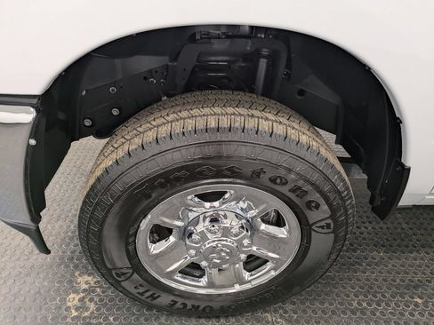 Used 2025 RAM 2500 Tradesman w/ Chrome Appearance Group AWD/4WD image 7