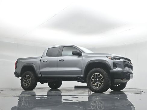 Used 2024 Chevrolet Colorado ZR2 w/ Technology Package image 4