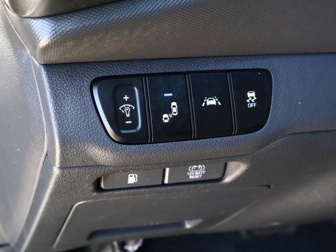 Used 2022 Hyundai Ioniq SE image 18