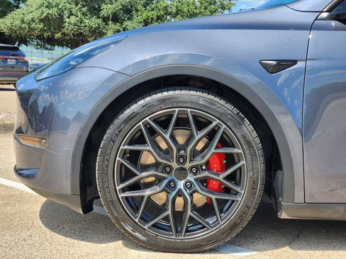Used 2023 Tesla Model Y Performance AWD/4WD image 8