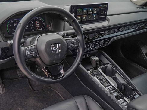 Used 2023 Honda Accord EX-L image 9