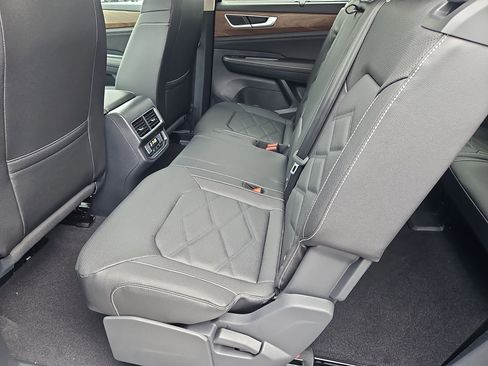 New 2026 Volkswagen Atlas SE image 18