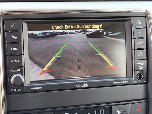 Used 2013 Jeep Grand Cherokee Laredo AWD/4WD image 16