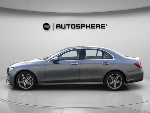 Used 2017 Mercedes-Benz E 300 4MATIC image 5