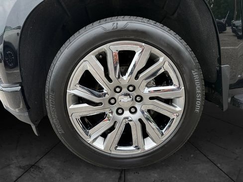 Used 2019 Chevrolet Silverado 1500 High Country w/ High Country Premium Package AWD/4WD image 14