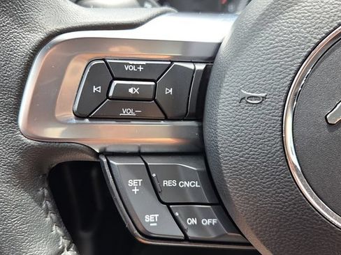 Used 2022 Ford Mustang Coupe RWD image 19