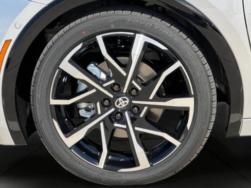 New 2027 Toyota Prius Plug-In Hybrid FWD image 32